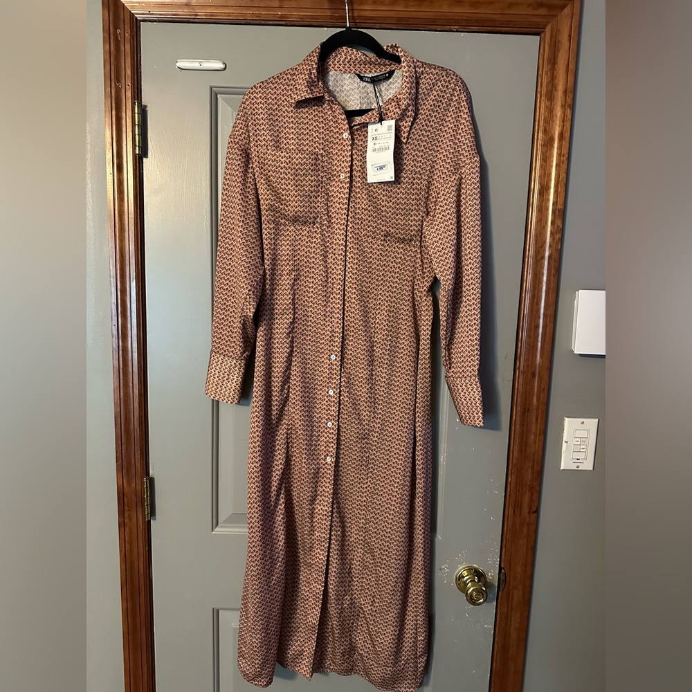 Beautiful soft Zara dress. Never worn in tip top condition